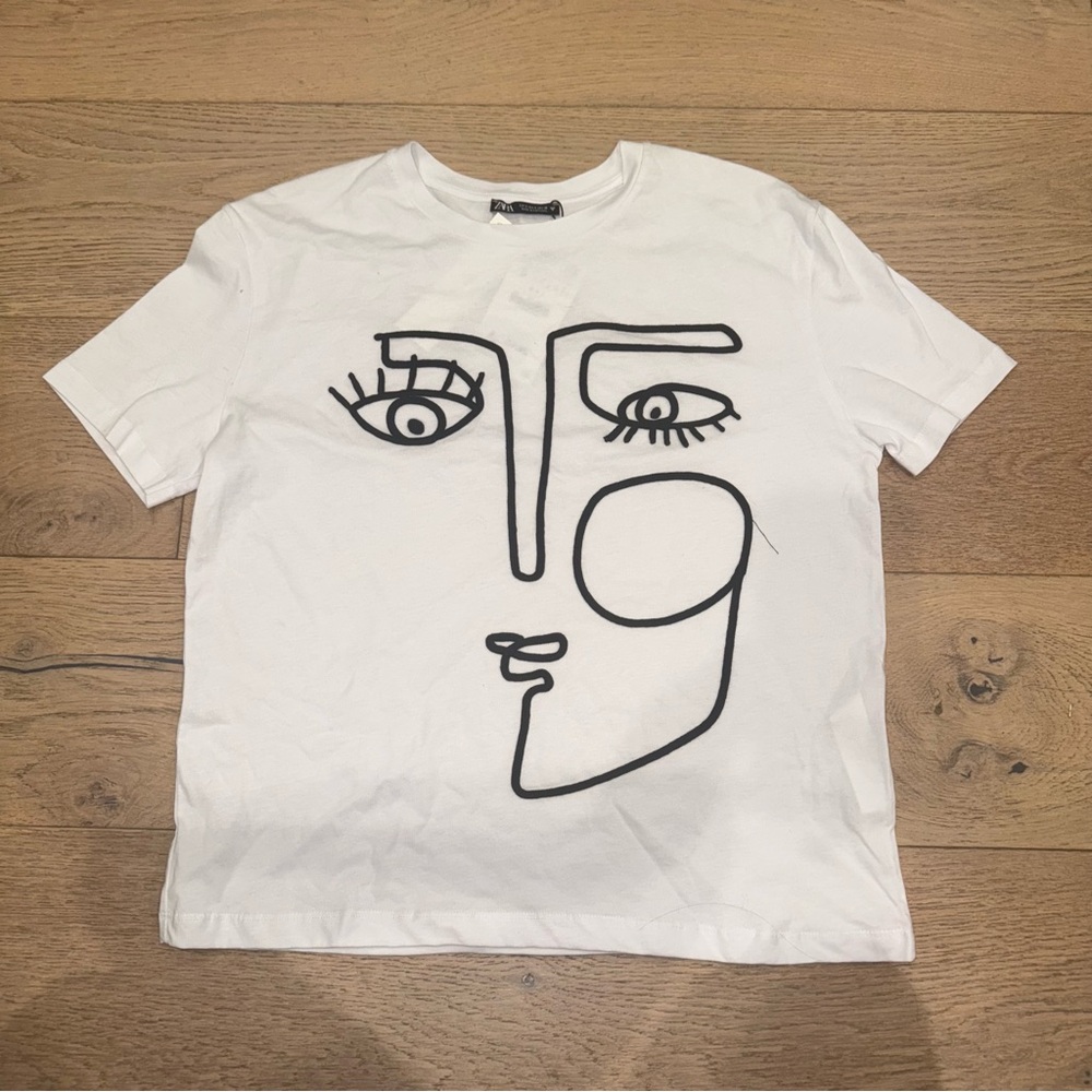 Zara Abstract Drawing Face T-Shirt NWR Size Small Black and White